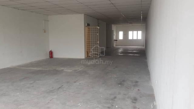 {OFFICE SPACE} 3 Storey Shop Lot Jalan Plumbum Seksyen 7 Shah Alam 4