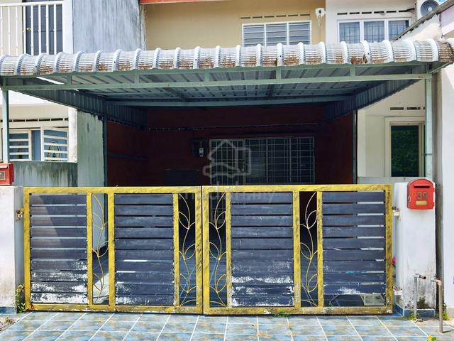 2 Storey Terrace House in Banting [Short drive to KLIA] 1