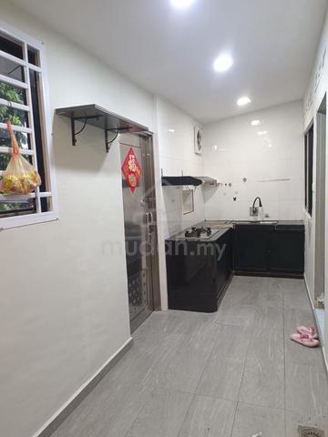Single Storey/Taman Johor Jaya/Low Deposit 1