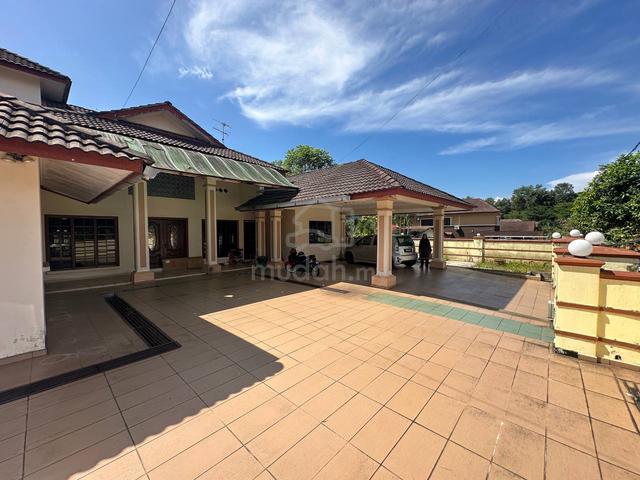 (RUMAH BERSEBELAHAN SURAU) Bungalow 8,000sqft Tanah Luas @ Gombak 1