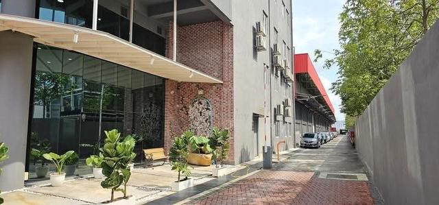 Cheras Balakong Warehouse Office with Lift Fully Aircond 100 Car Park 1