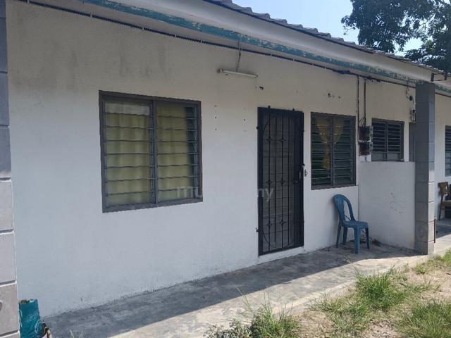 Rumah untuk disewa dibelakang Plaza Sungai Udang, Melaka 1
