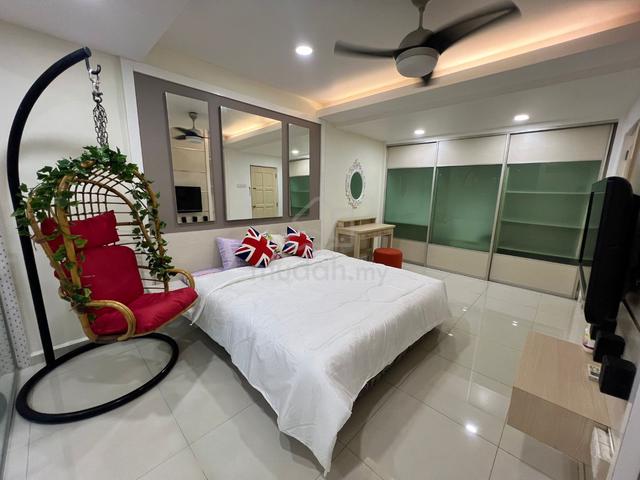 Taman Molek Big Master / Single Room for Rent ( Johor Bahru) 1