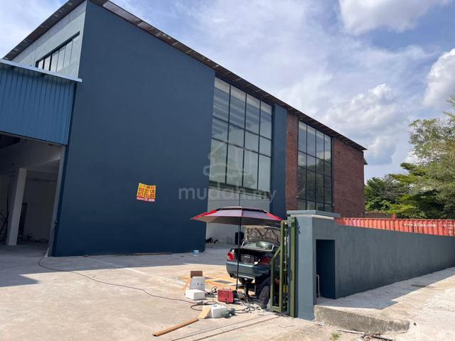 3 storey semi detached factory, Subang Perdana for rent 1