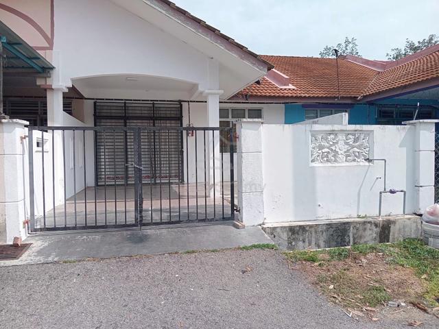 Rumah teres untuk disewakan di Taman Bidara Emas Masjid Tanah 1