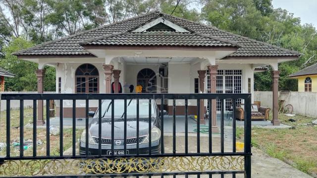 Rumah Banglo Tanah Luas Di Paka,Dungun Untuk Dijual 1