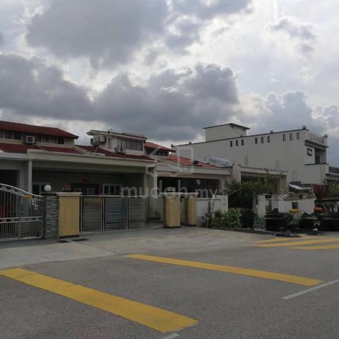 Kuala Lumpur Kepong Taman Bukit Maluri 1-sty Inter House Room For Rent 1