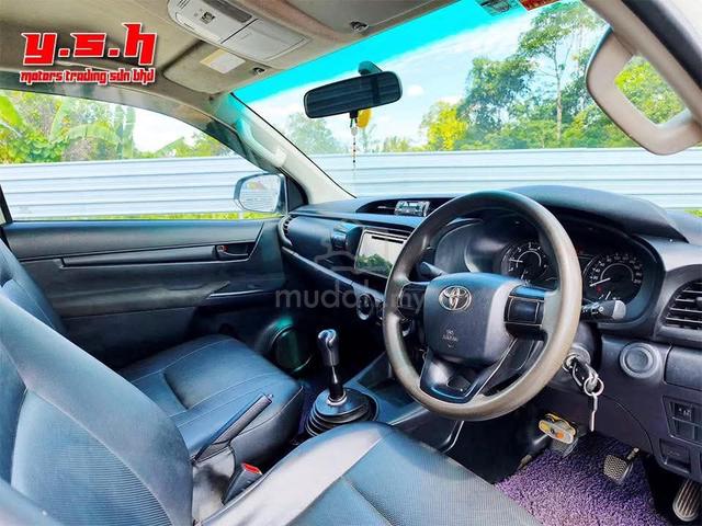 2021 Toyota HILUX 2.4 MT (M) - 5