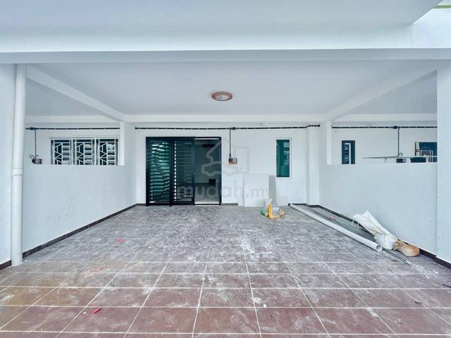 2 sty Int Facing Playground Unblock View c/w Kitchen Cabinet Sendayan 1
