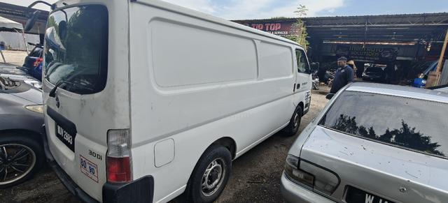2010 Nissan URVAN 3.0 PANEL (M) - 4
