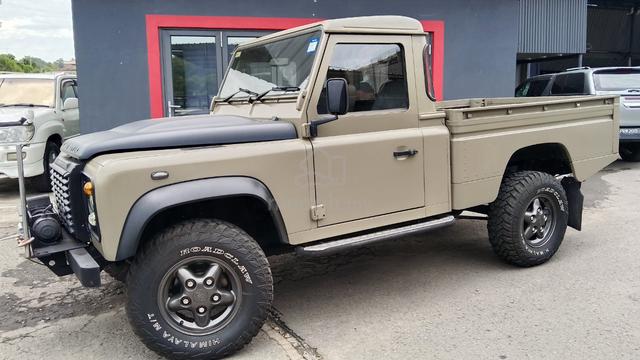 2011 Land Rover DEFENDER 2.4L 110 DOUBLE CAB (M) - 2