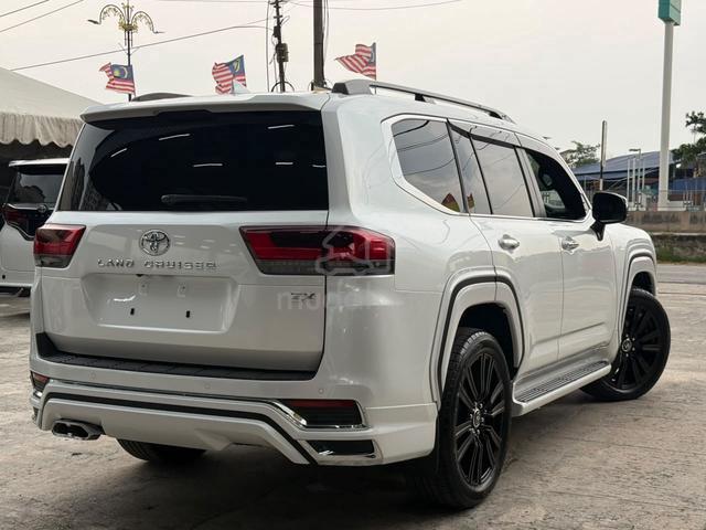 2023 Land CRUISER 3.4 ZX FULL SPEC BLACK INT C.BOX - 2