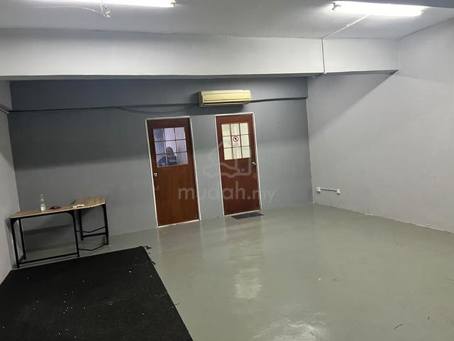 Diamond Square 2 partition room 3aircon epoxy flooring 1