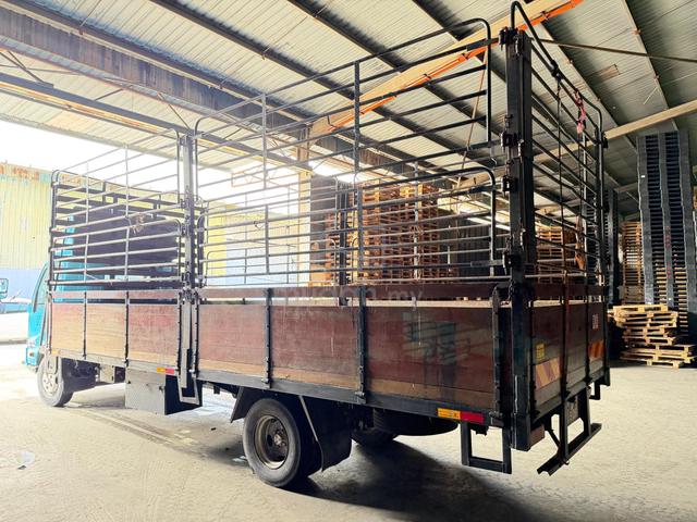 hino wooden cargo lorry 3 ton tip top condition - photo 3 of 6