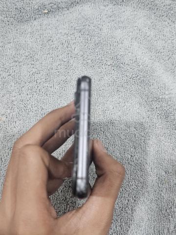 Huawei P20 (128GB) -- NEEDS REFLASHING - photo 6 of 6