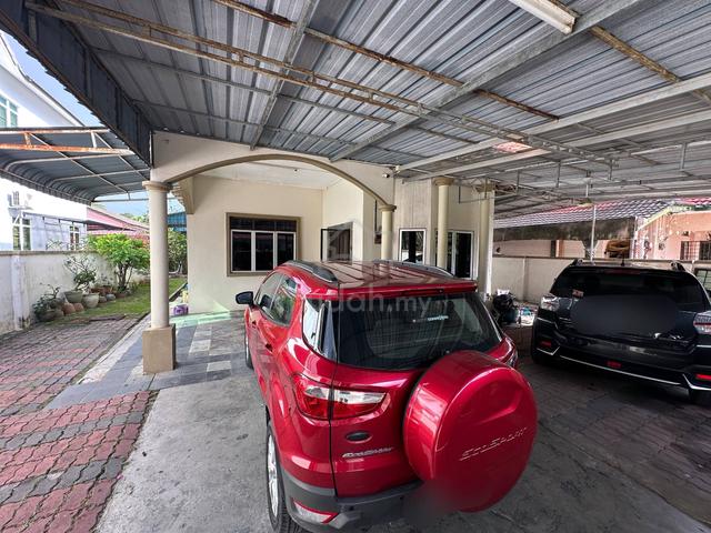 Buntong / 1.5 Storey Bungalow House / 45x80 / Facing North / 4R2B 1