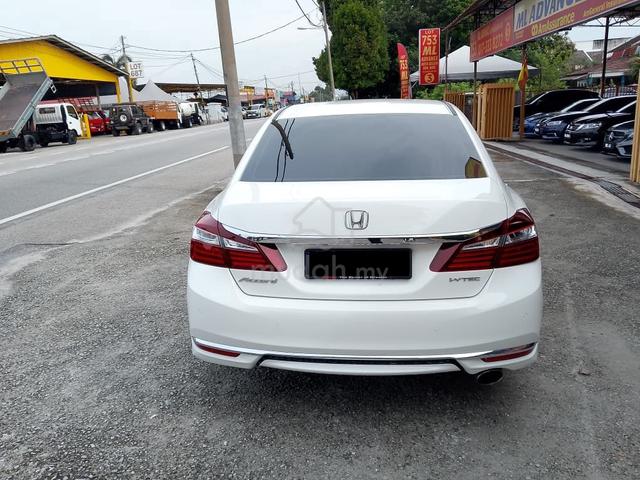 2017 Honda ACCORD 2.0 VTi-L FACELIFT (LOAN KEDAI) - 4