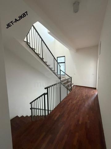 For Rent Setia Utama 2 Setia Alam 3 Storey House with kitchen cabinet 1