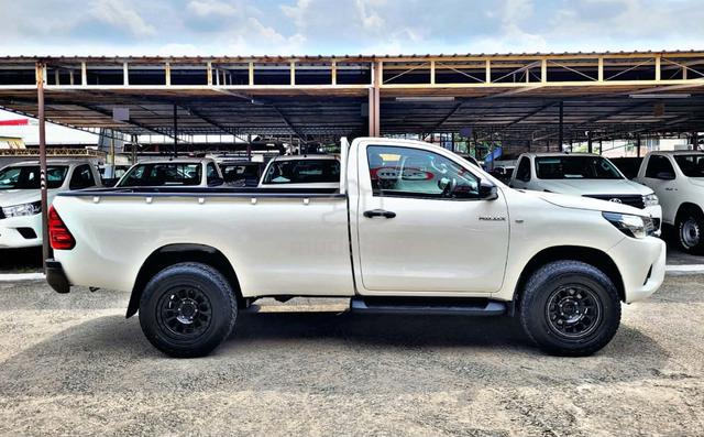 2020 Toyota HILUX 2.4 MT SINGLE CAB LOW MILEAGE - 5