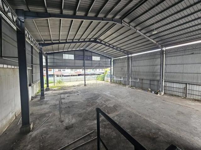 FULLY COVER FACTORY WAREHOUSE FOR RENT AT AT BINTAWA KUCHING SARAWAK m 1