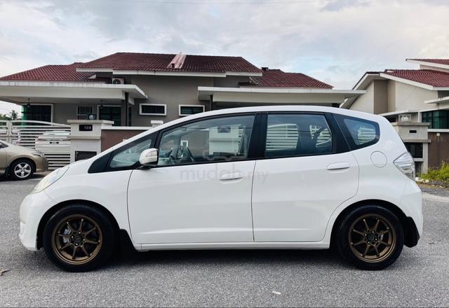 2014 Honda JAZZ 1.3 HYBRID FACELIFT (A) - 5