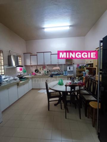 [2 Sty] Terraces House @ Pantai Jerjak Taman Sri Nibong 4 Bedroom 1