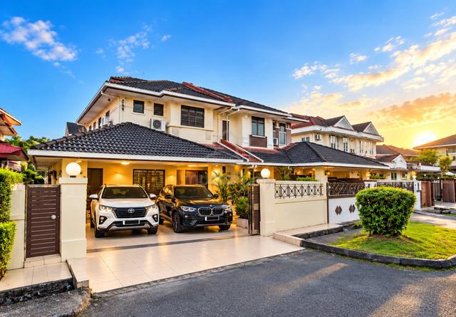 Double Storey Semi D at Jalan Bayor Bukit, Tabuan Jaya in Kuching 1