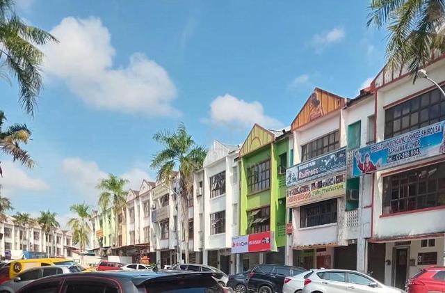 Jalan Sutera Merah @ Perling (Taman Sutera)Three Storey Shop Lot 1