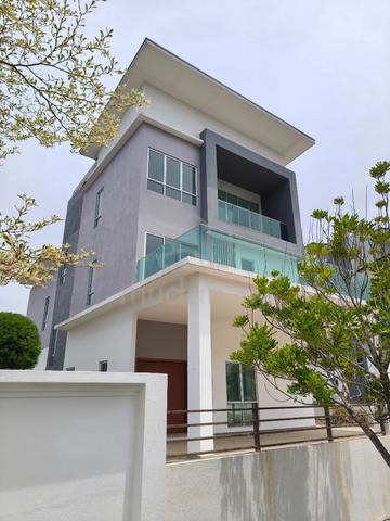 Negeri Sembilan Lukut Freehold House For Sale 1