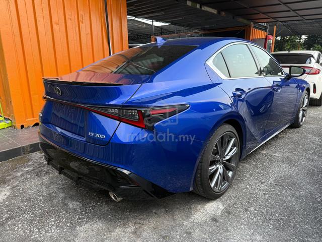 2022 Lexus IS300 2.0 F-SPORT RARE BLUE LOW MILAGE - 4