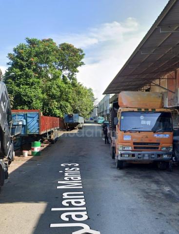 Kelapa Sawit Kulai 1.5 Storey Warehouse Good Condition For Sale 1
