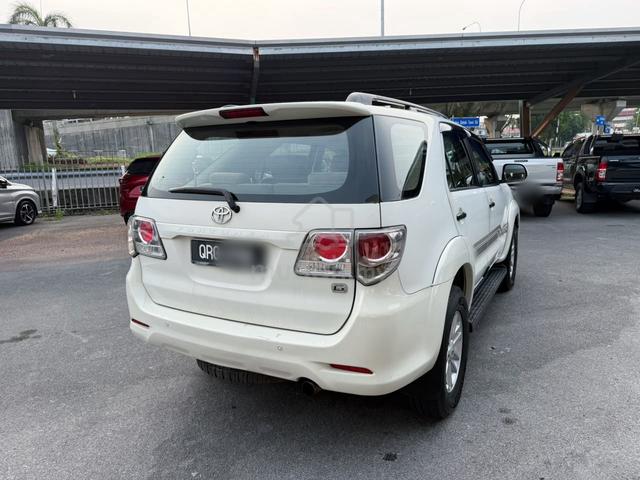 2012 Toyota FORTUNER Diesel G 2.5 (A) FACELIFT - 4