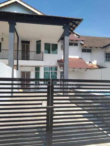 Indera Mahkota IM8 2.5 Storey Fully Furnished with Swimming Pool 1