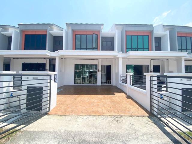 Sepang | 22x80 4R4B Freehold | Nego | 2 Storey House 1
