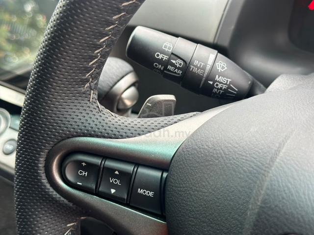 HONDA STREAM RSZ 2.0 / PADDLE SHiFT / REVERSE CAM - 2