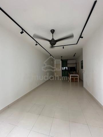 De Bayu Apartment 1
