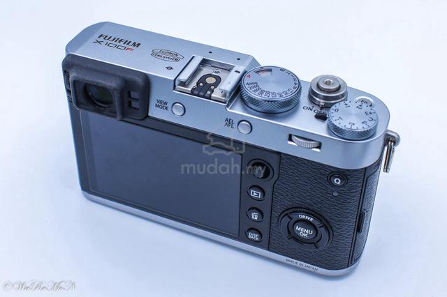 FUJIFILM X100F Digital Camera, Silver Argent - photo 3 of 6
