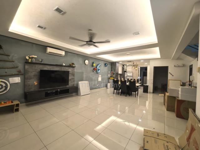 Bandar Parkland 24x75 Link House Facing Open Renovated 1