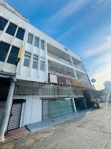 Ruang pejabat Tingkat 2&3 untuk disewa berhadapan KBMall 1
