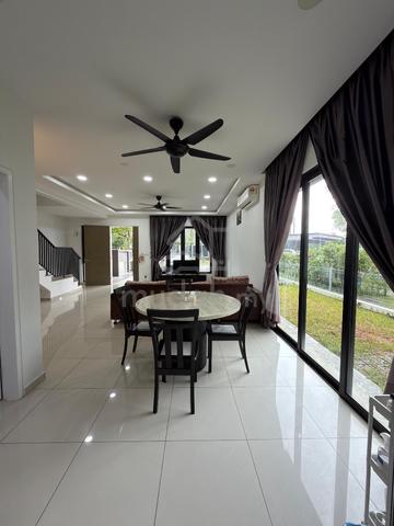 Medini high quality 2 storey terrace for rent ! 1