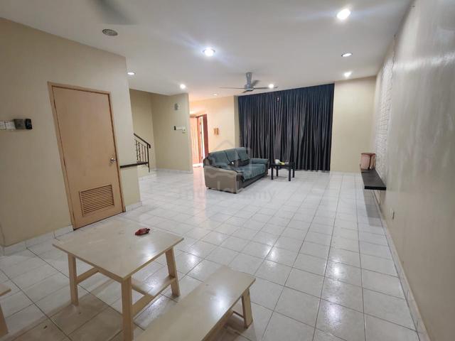 Kulai, Jalan Cenderawasih IOI Double Storey For Rent,Kulai 1