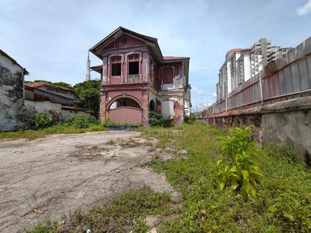 Jalan Burmah Heritage Style Corner Bungalow For Rent 1