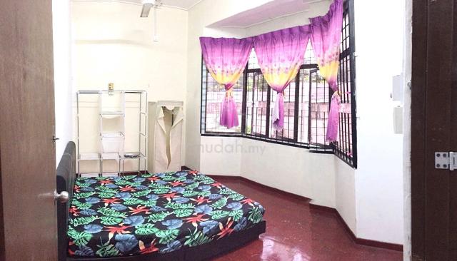 5min walk to CIQ (Johor Bahru Room for Rent) 1