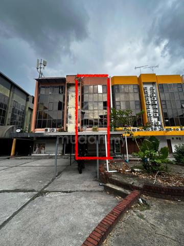 4 Storey Intermediate Shop/Office FOR SALE 1