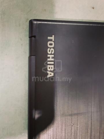 dynabook tecra A50 - photo 2 of 6