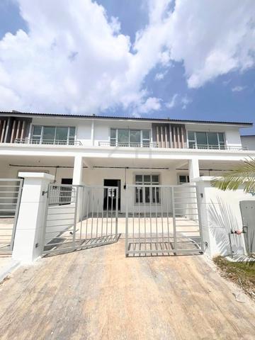 FACING OPEN Double Storey Terrace Taman Scientex Mutiara Jasin Melaka 1