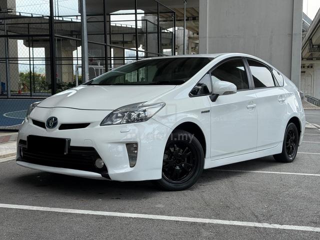 2013 Toyota PRIUS 1.8 LUXURY (A)- NEWBATT2026WARRA - 1