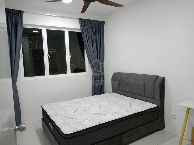 Female Master Room Fairview Residence 1