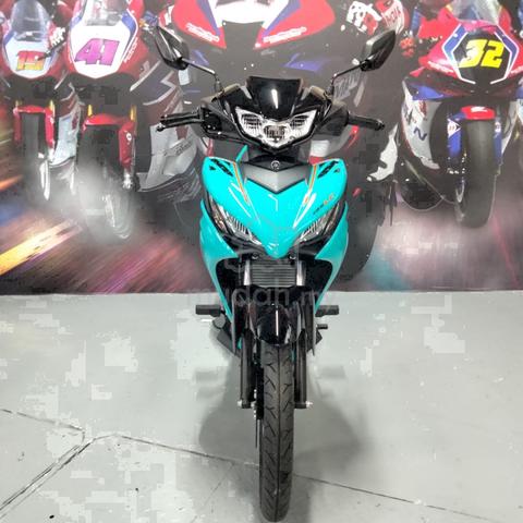 yamaha v8 motorcycle