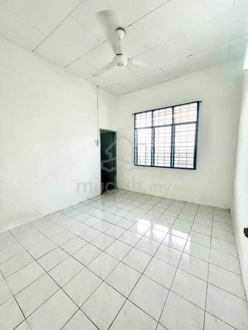 Cheapš¢ Kulim Taman Kempas 1-sty Semi D | New Paint | Kulim 1